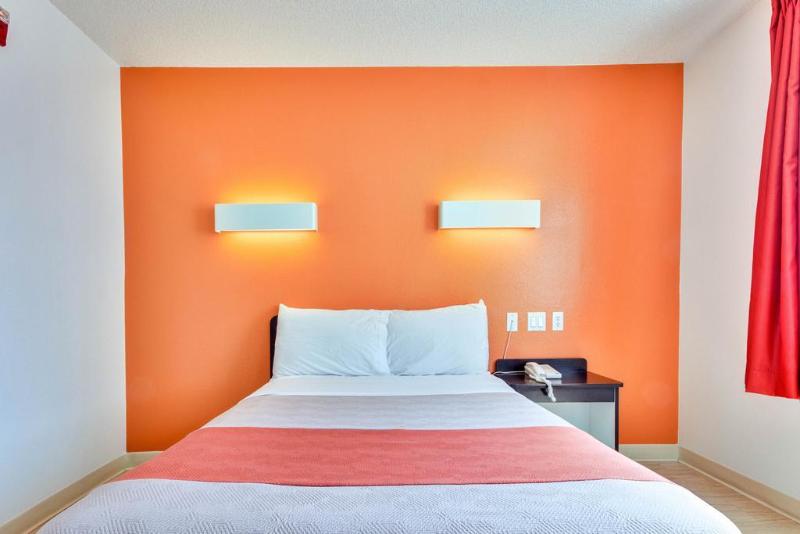 Motel 6lewisville, Tx  Dallas