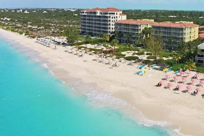 استراحتگاه The Tuscany On Grace Bay