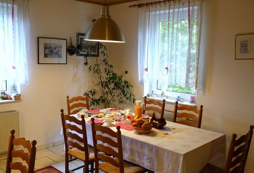 مبيت وإفطار Landhaus