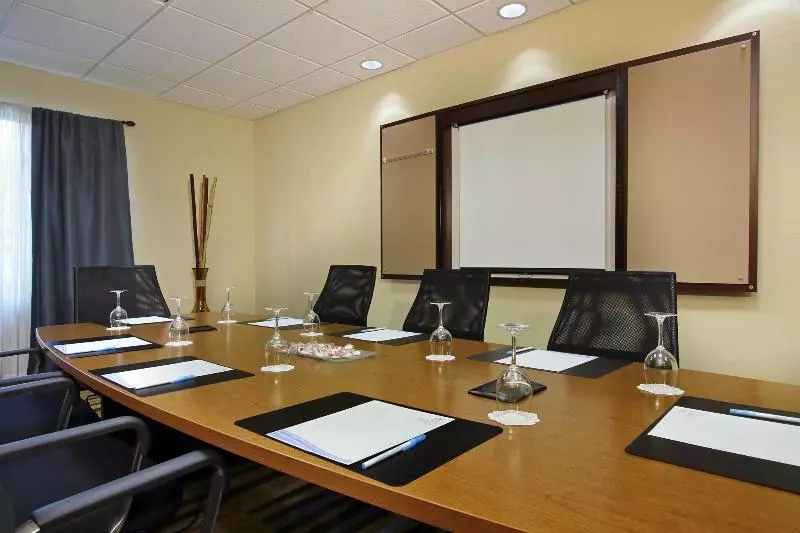 호텔 Fairfield Inn & Suites Fort Lauderdale Airport & Cruise Port