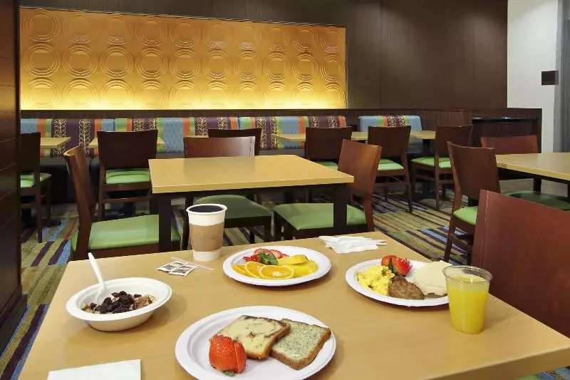 호텔 Fairfield Inn & Suites Fort Lauderdale Airport & Cruise Port