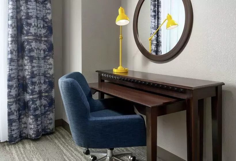 ホテル Hampton Inn & Suites National Harbor   Alexandria Area