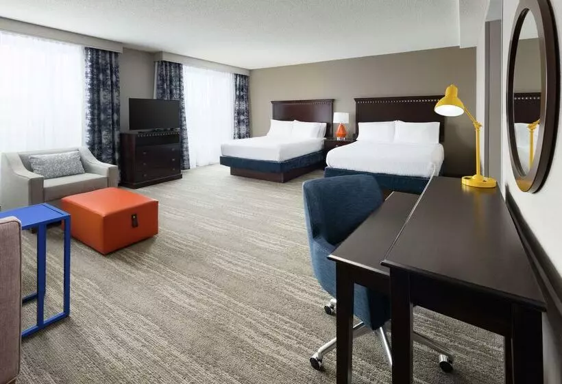 ホテル Hampton Inn & Suites National Harbor   Alexandria Area