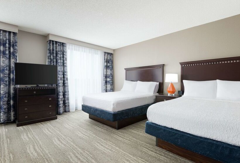 Отель Hampton Inn & Suites National Harbor   Alexandria Area
