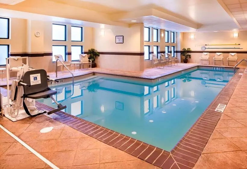 ホテル Hampton Inn & Suites National Harbor   Alexandria Area