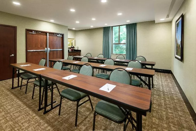 ホテル Hampton Inn & Suites National Harbor   Alexandria Area