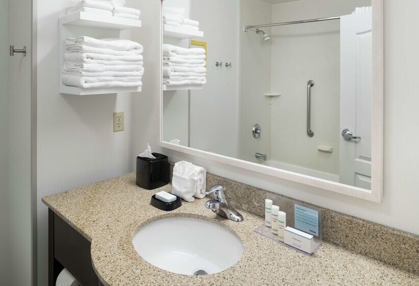 فندق Hampton Inn & Suites Rochester North