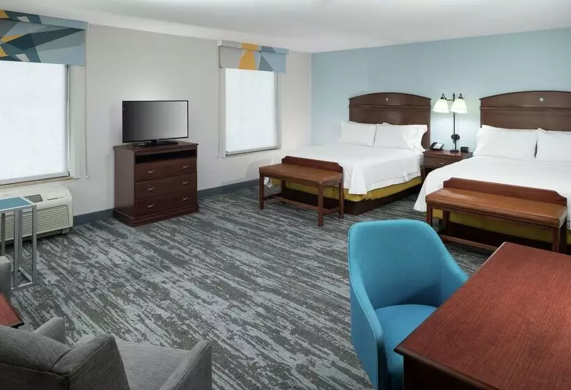 هتل Hampton Inn & Suites Rochester North