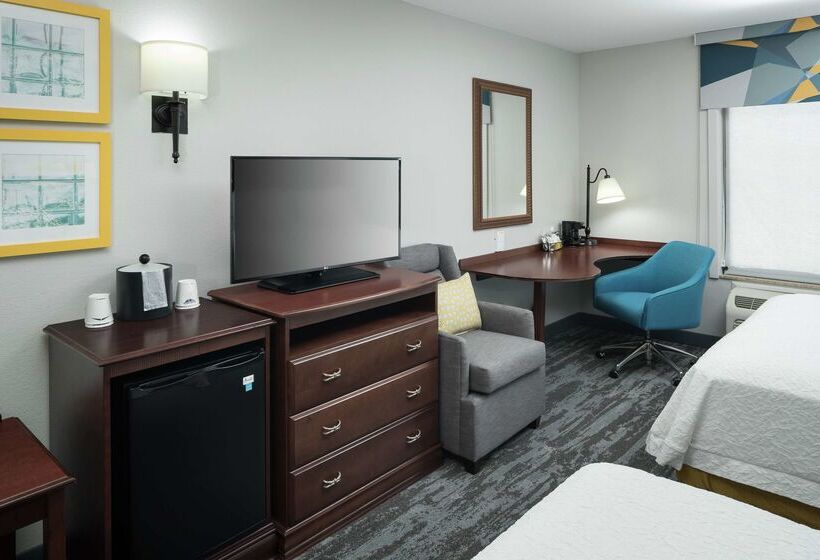 فندق Hampton Inn & Suites Rochester North