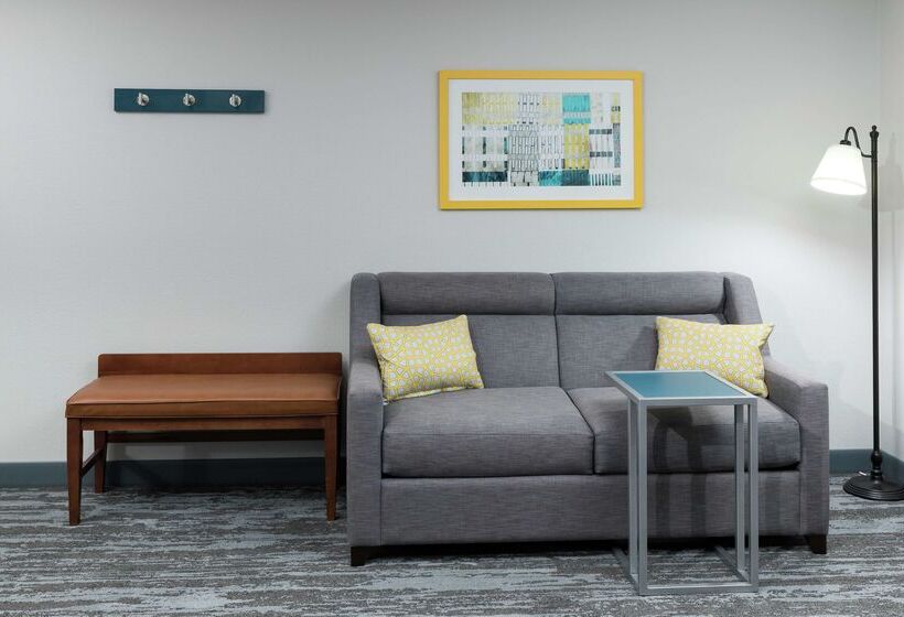 فندق Hampton Inn & Suites Rochester North