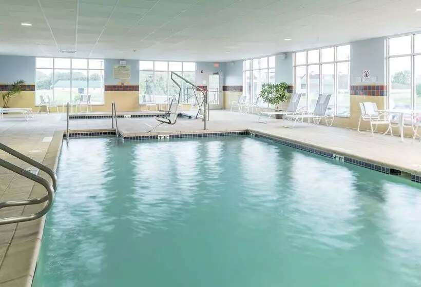 هتل Hampton Inn & Suites Rochester North