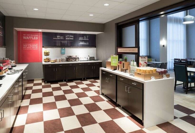 فندق Hampton Inn & Suites Rochester North