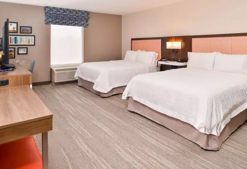 هتل Hampton Inn Statesville