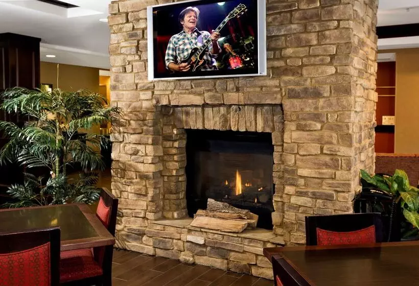 هتل Hampton Inn Statesville