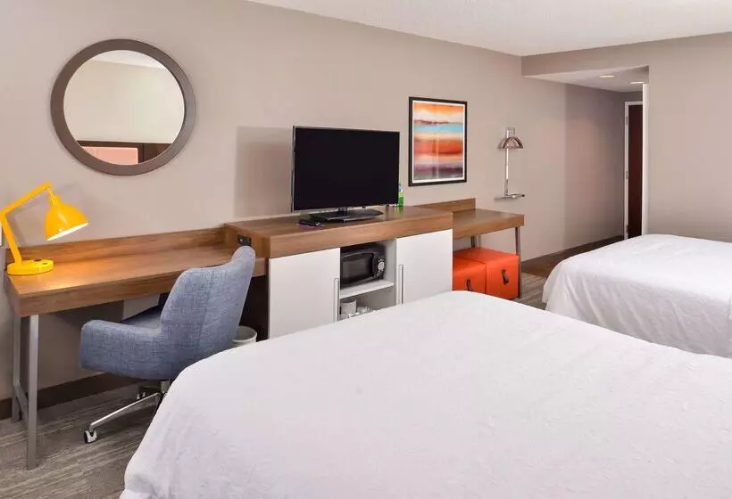 هتل Hampton Inn Statesville