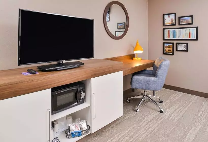 هتل Hampton Inn Statesville