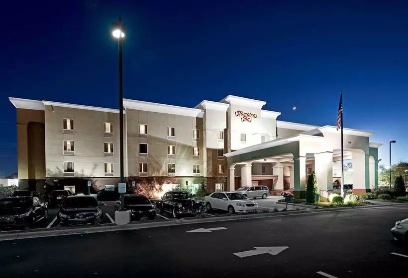هتل Hampton Inn Statesville