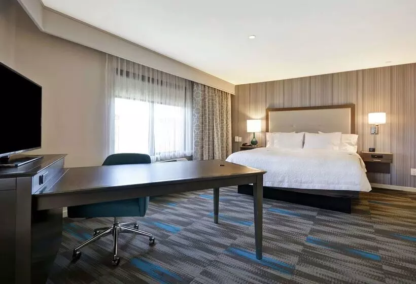 هتل Hampton Inn & Suites Los Angeles Burbank Airport