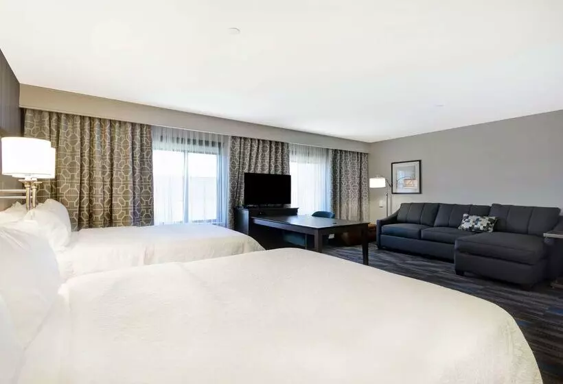 هتل Hampton Inn & Suites Los Angeles Burbank Airport