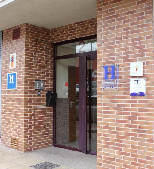 هتل Hostal El Volante