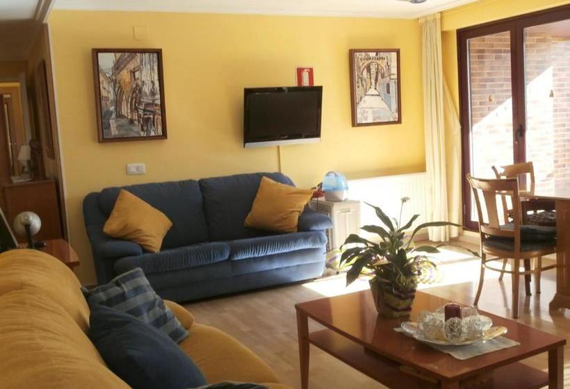 هتل Hostal El Volante