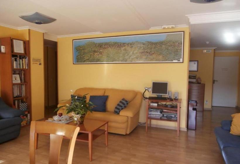 هتل Hostal El Volante