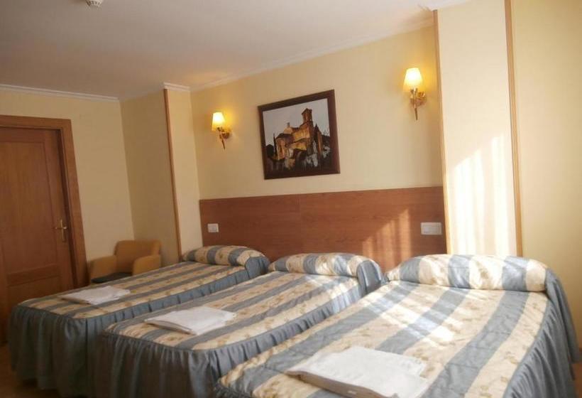 هتل Hostal El Volante