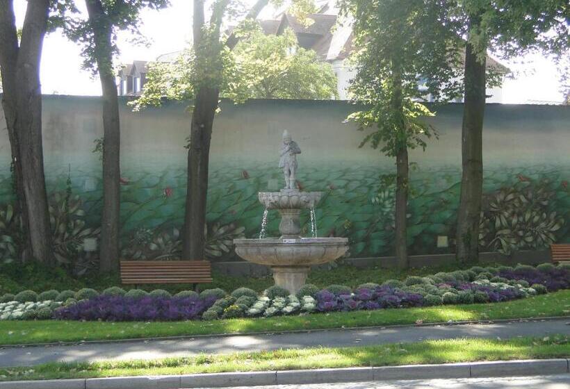 Hotel Kitzinger Hof An Der B8