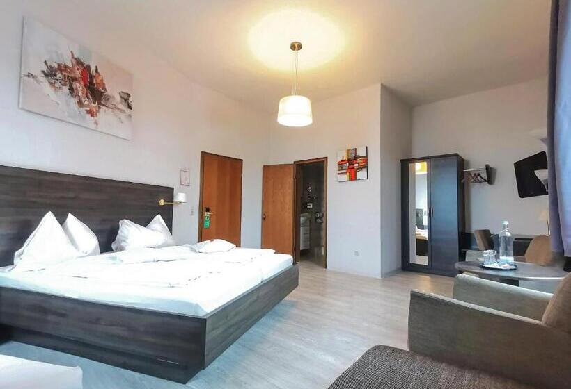 Otel Kitzinger Hof An Der B8