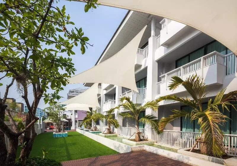 Hotel Loligo Resort Hua Hin + A Fresh Twist By Let S Sea