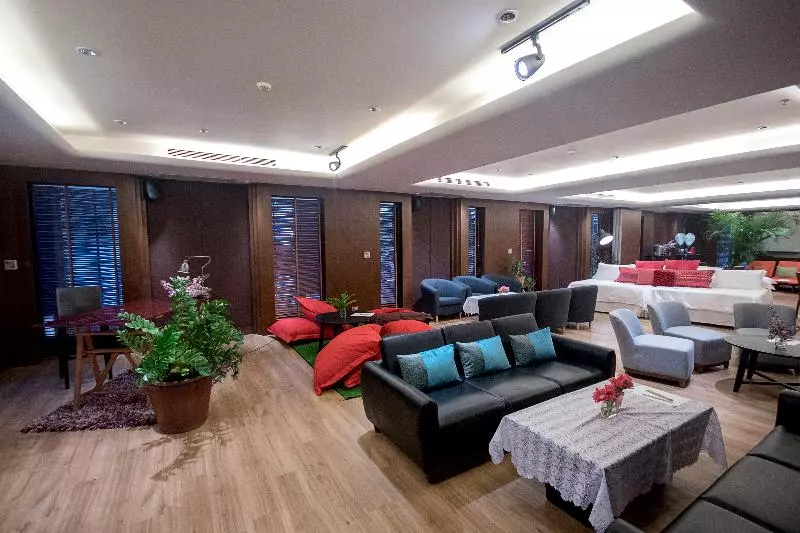 Hotel Loligo Resort Hua Hin + A Fresh Twist By Let S Sea