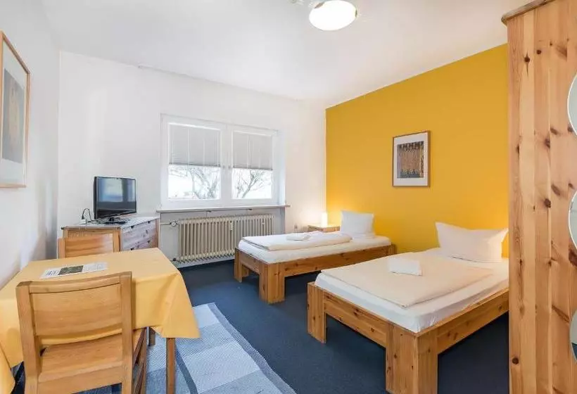 ホテル Pension Carl Aschheim