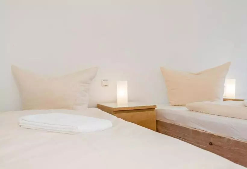 ホテル Pension Carl Aschheim