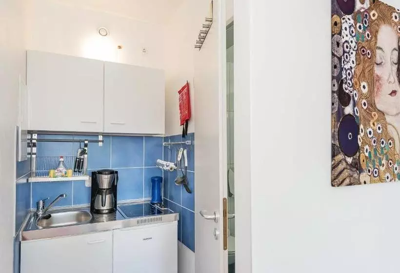 ホテル Pension Carl Aschheim