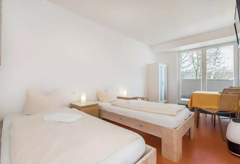 ホテル Pension Carl Aschheim