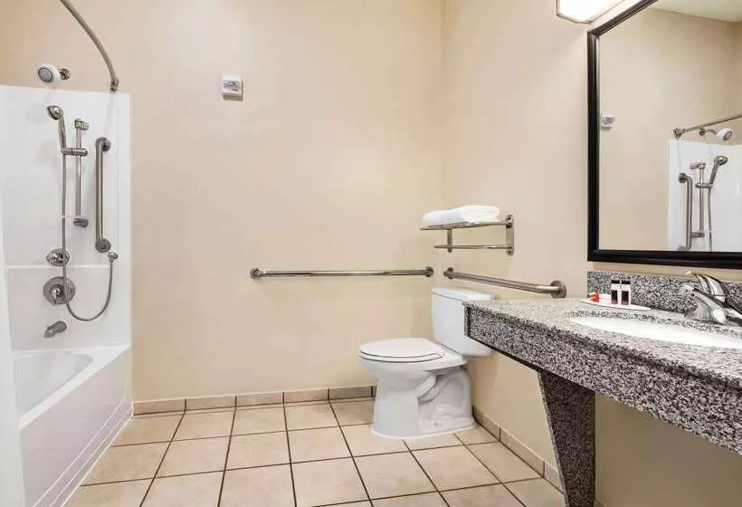 ホテル Spark By Hilton Savannah South I 95