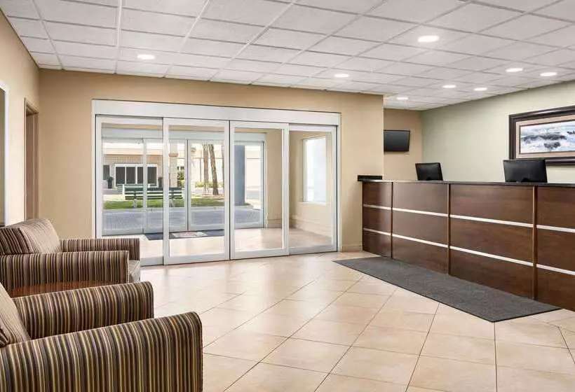ホテル Spark By Hilton Savannah South I 95