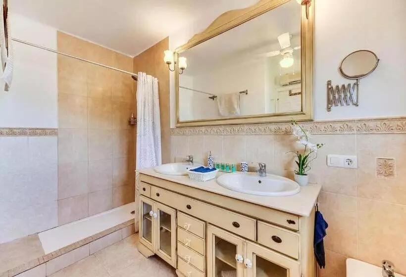 בית מלון כפרי Villa Tiphareth