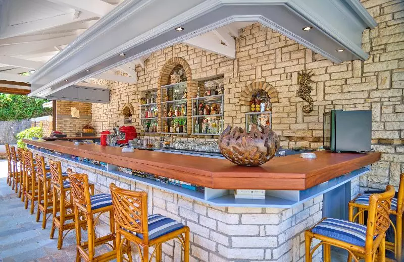 Chrismos Luxury Suites & Studios