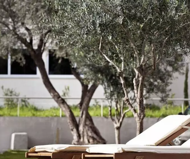 ホテル Civitel Attik Rooms & Suites