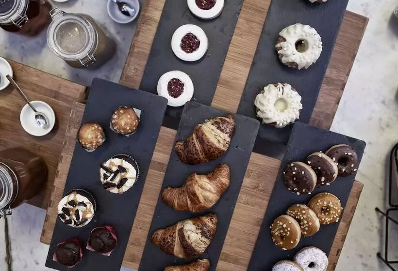 ホテル Civitel Attik Rooms & Suites