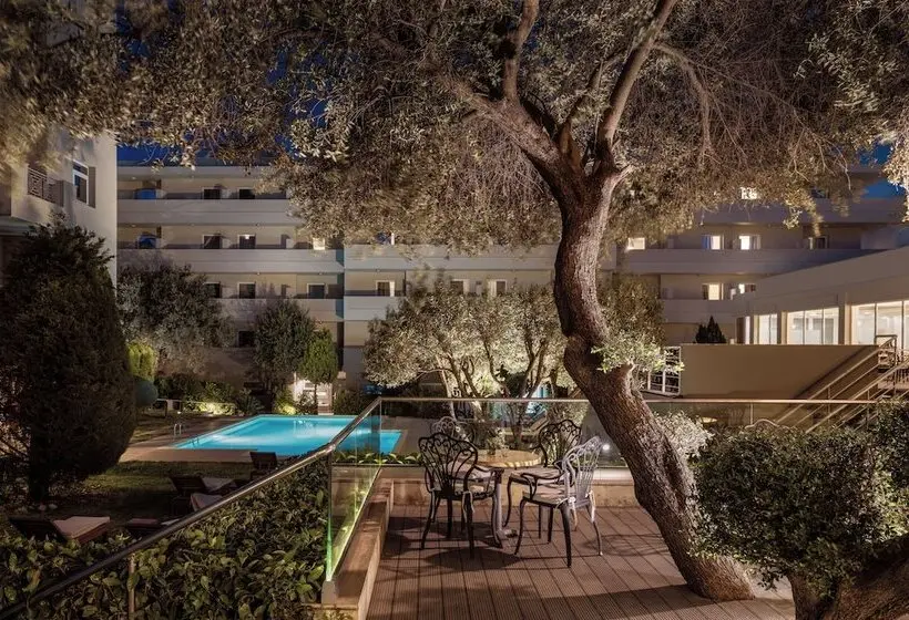 ホテル Civitel Attik Rooms & Suites