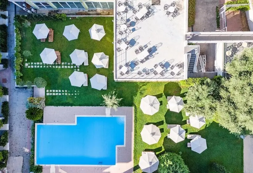 ホテル Civitel Attik Rooms & Suites