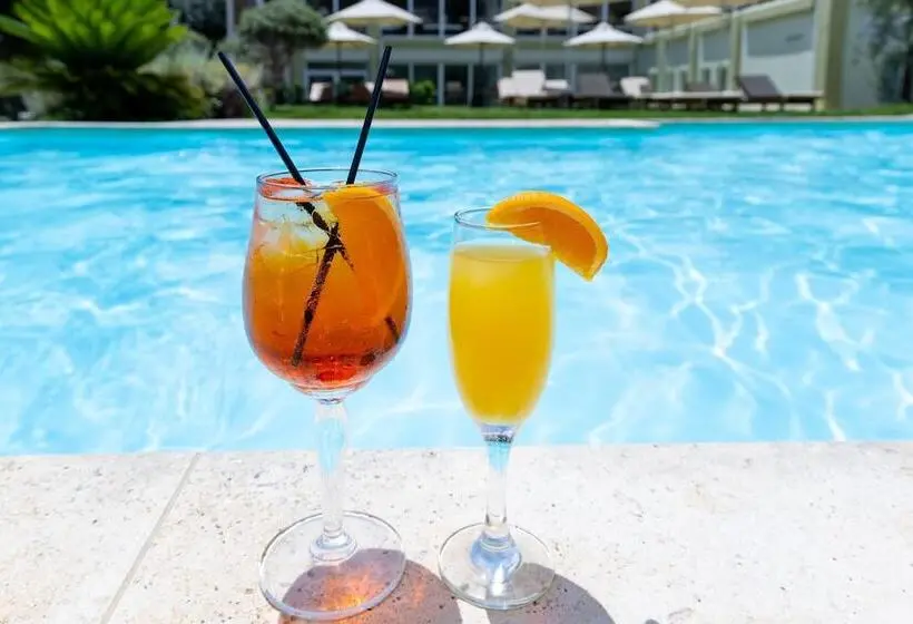 ホテル Civitel Attik Rooms & Suites