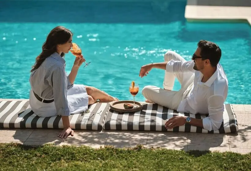 ホテル Civitel Attik Rooms & Suites