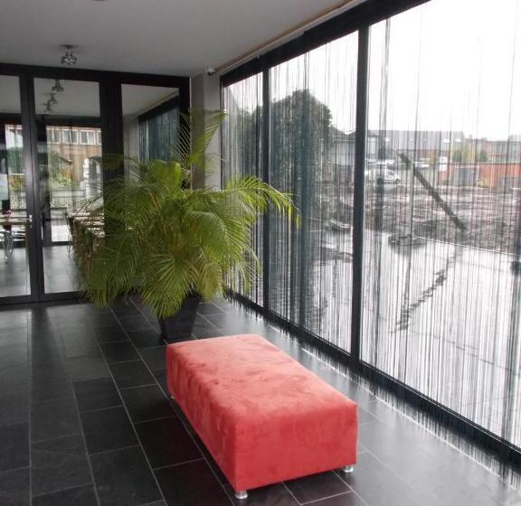 هتل Corbie Lommel