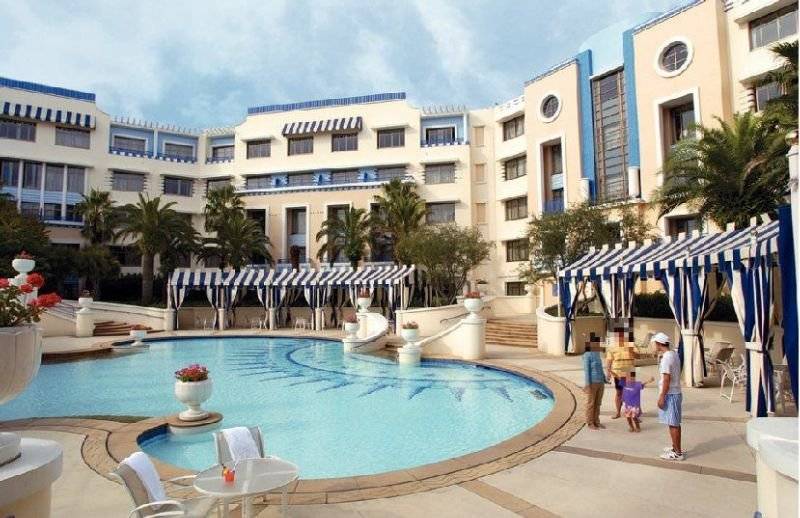 בית מלון כפרי Disney Ambassador