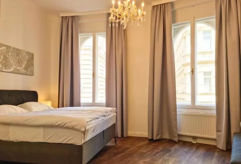 호텔 Pension Mozart   Newly Renovated