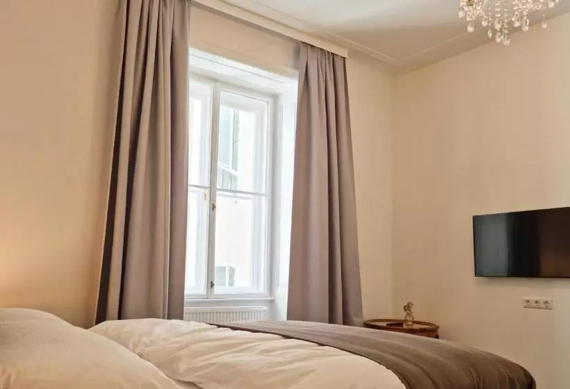 호텔 Pension Mozart   Newly Renovated