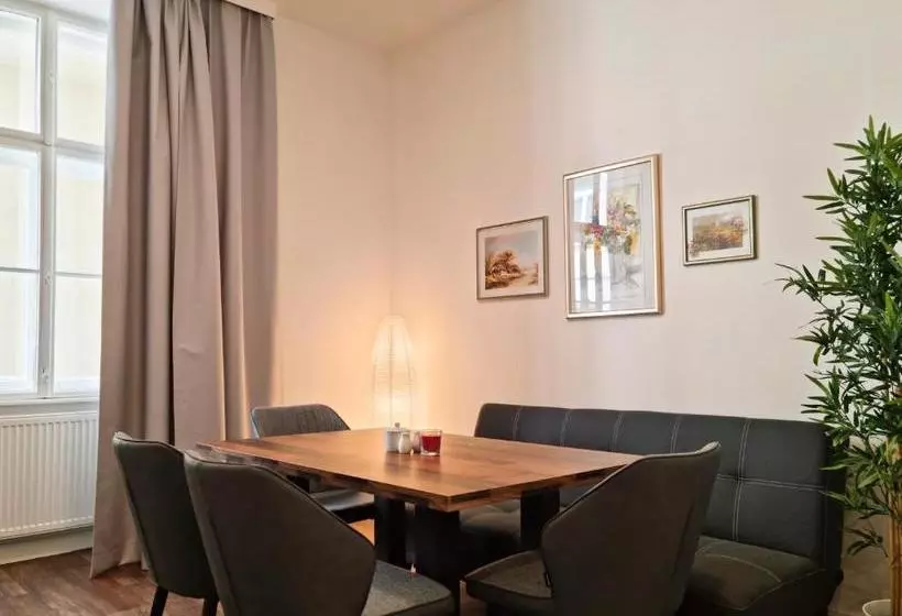 호텔 Pension Mozart   Newly Renovated